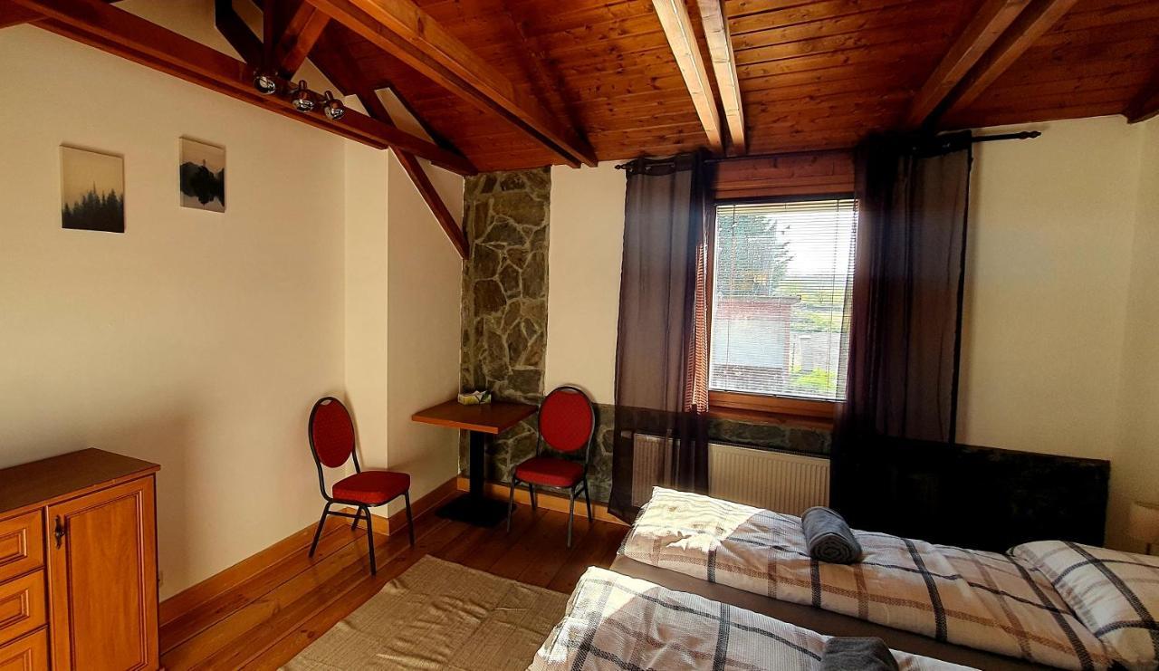 Katerina Restaurant A Penzion Rozvadov Bagian luar foto