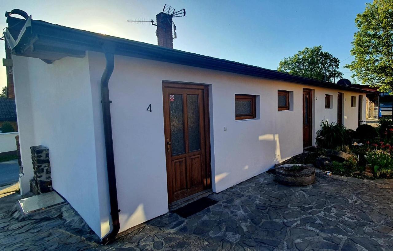 Katerina Restaurant A Penzion Rozvadov Bagian luar foto