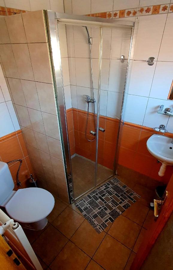 Katerina Restaurant A Penzion Rozvadov Bagian luar foto