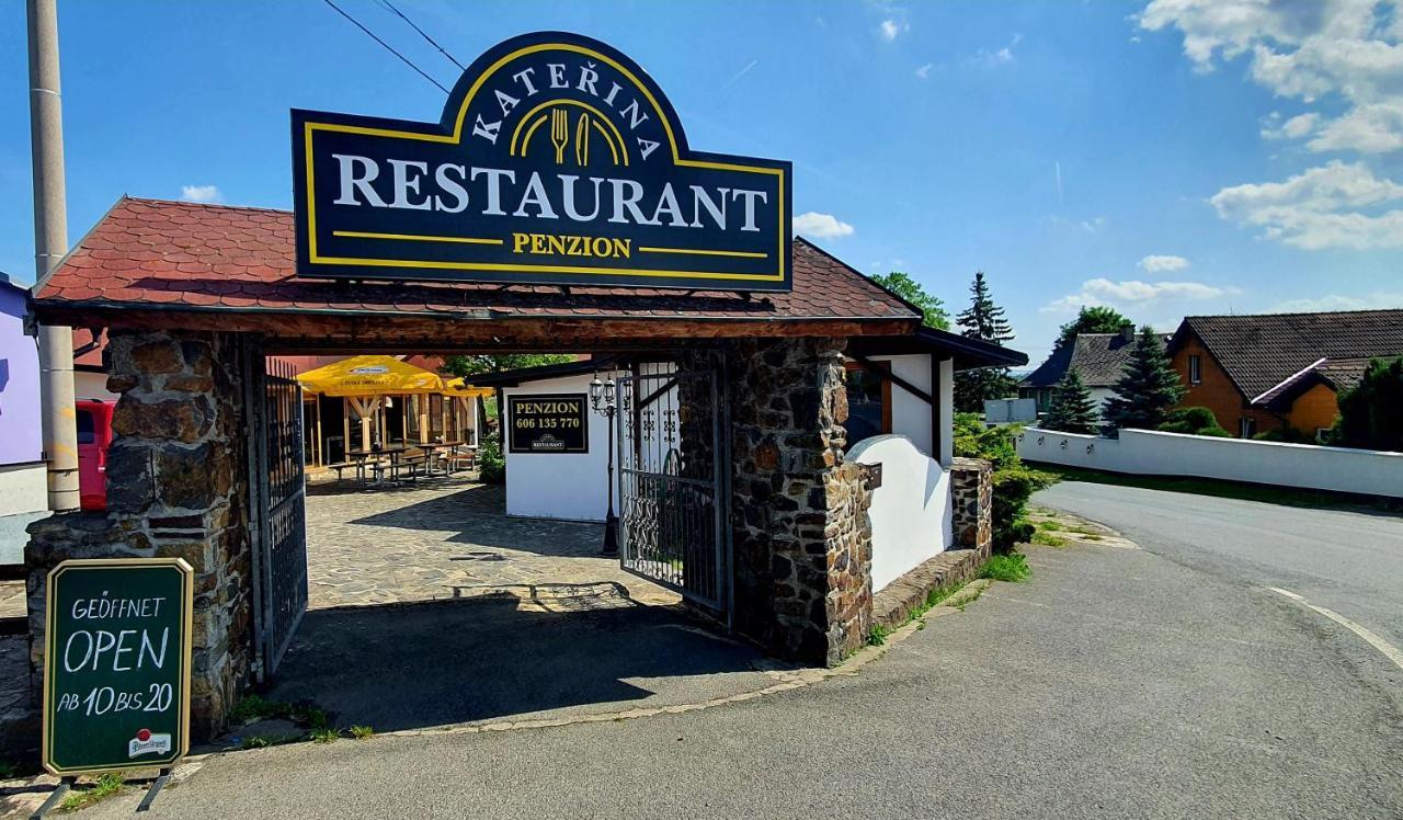 Katerina Restaurant A Penzion Rozvadov Bagian luar foto
